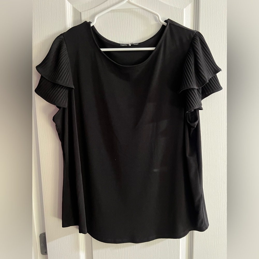 Adrianna Papell black business shirt ￼